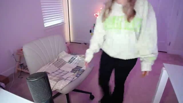 Gallery image thumbnail from Scout's myfreecams stream on, 05/08/2025, 24:01 image 4 of 20