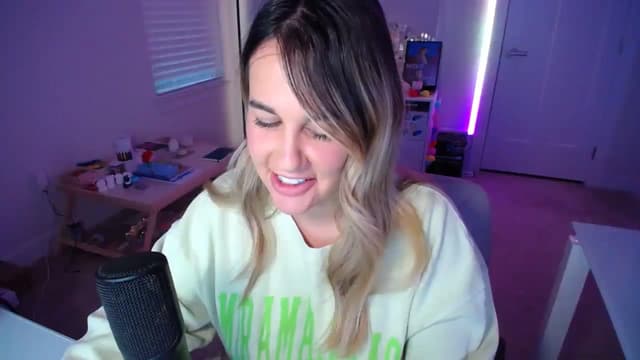 Gallery image thumbnail from Scout's myfreecams stream on, 05/08/2025, 24:38 image 6 of 20