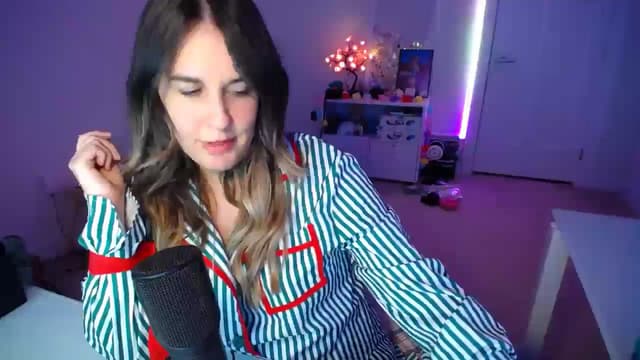 Gallery image thumbnail from Scout's myfreecams stream on, 12/18/2025, 03:48 image 18 of 20