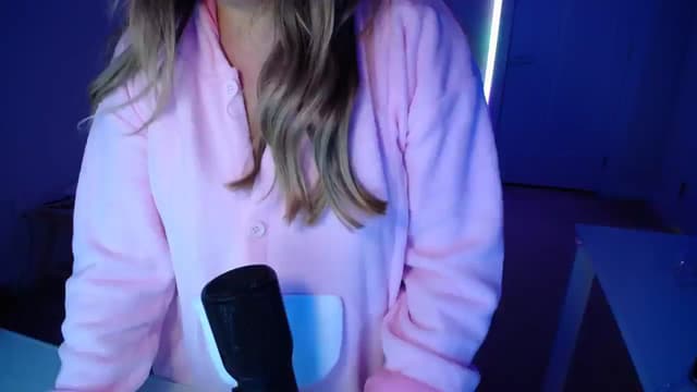 Gallery image thumbnail from Scout's myfreecams stream on, 01/17/2026, 03:23 image 18 of 20