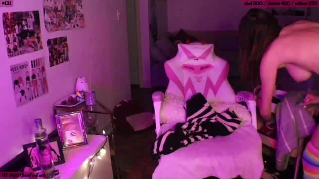 Gallery image thumbnail from SeySo's myfreecams stream on, 11/20/2022, 05:46 image 11 of 20