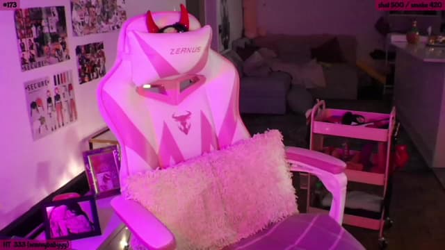 Gallery image thumbnail from SeySo's myfreecams stream on, 11/26/2022, 05:58 image 4 of 20