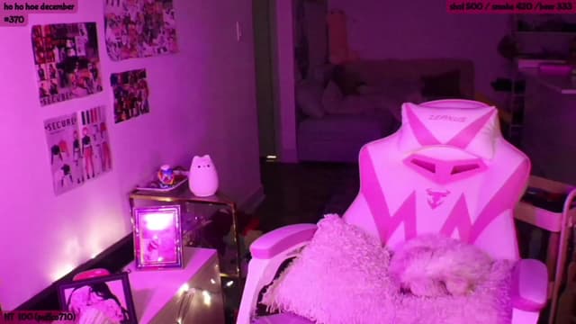 Gallery image thumbnail from SeySo's myfreecams stream on, 12/04/2022, 02:34 image 16 of 20