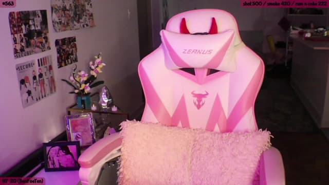 Gallery image thumbnail from SeySo's myfreecams stream on, 01/03/2023, 01:31 image 5 of 20