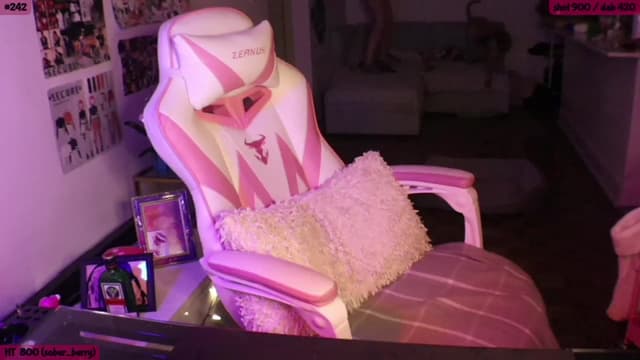Gallery image thumbnail from SeySo's myfreecams stream on, 01/22/2023, 07:23 image 19 of 20