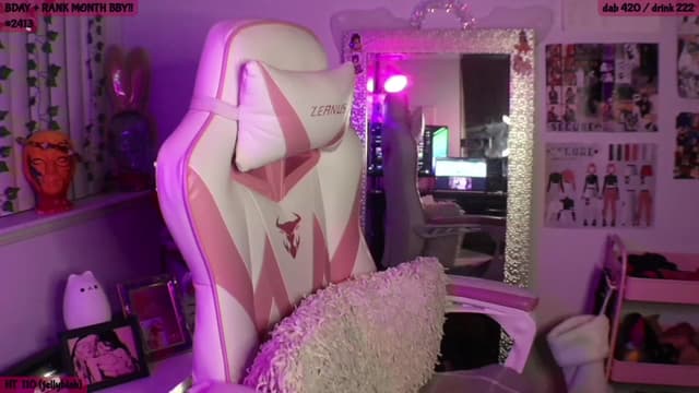 Gallery image thumbnail from SeySo's myfreecams stream on, 02/02/2023, 04:45 image 6 of 20