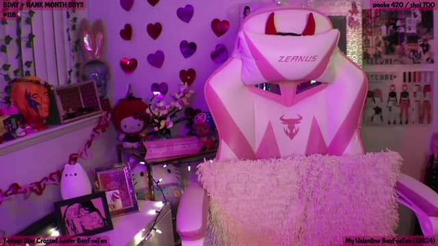 Gallery image thumbnail from SeySo's myfreecams stream on, 02/17/2023, 04:54 image 7 of 20