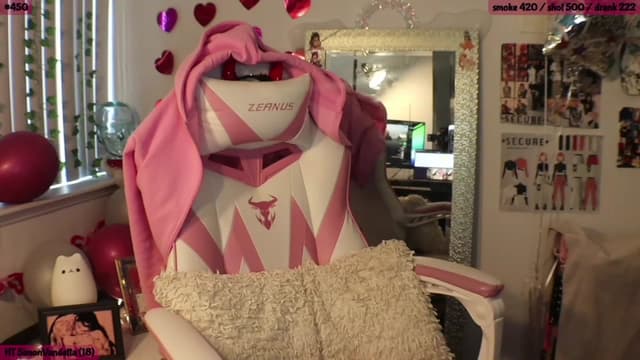 Gallery image thumbnail from SeySo's myfreecams stream on, 03/07/2023, 21:44 image 16 of 20