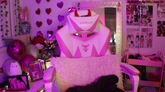 Gallery image thumbnail from SeySo's myfreecams stream on, 03/10/2023, 04:43 image 16 of 20