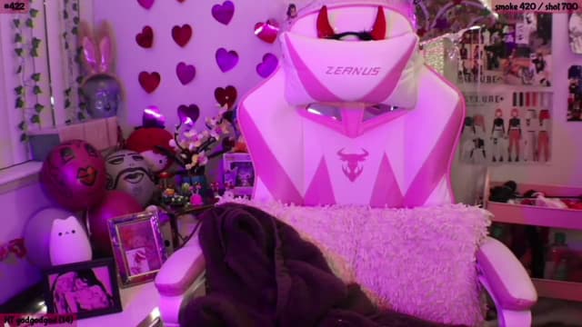 Gallery image thumbnail from SeySo's myfreecams stream on, 03/12/2023, 03:06 image 12 of 20