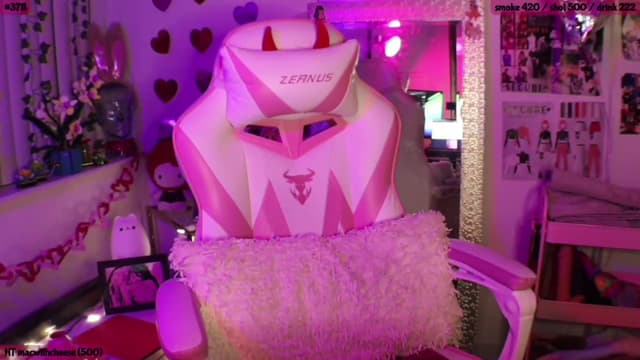Gallery image thumbnail from SeySo's myfreecams stream on, 03/15/2023, 04:10 image 8 of 20