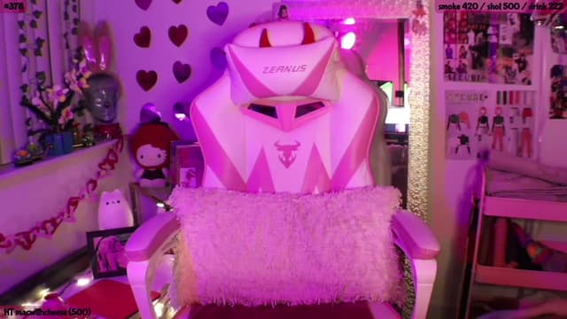 Gallery image thumbnail from SeySo's myfreecams stream on, 03/15/2023, 04:10 image 11 of 20