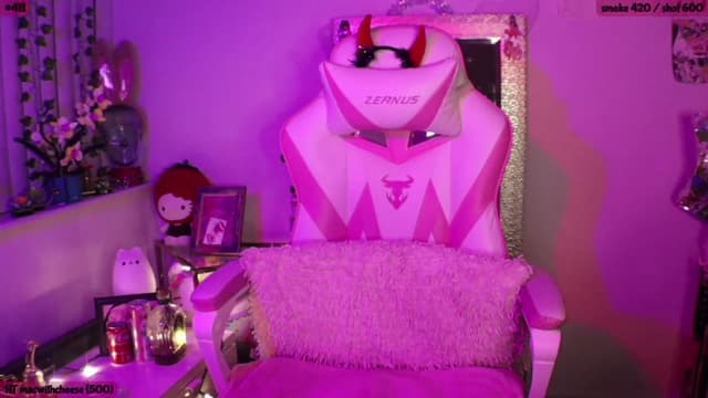Gallery image thumbnail from SeySo's myfreecams stream on, 03/27/2023, 04:24 image 16 of 20