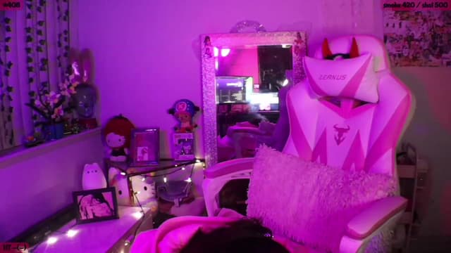 Gallery image thumbnail from SeySo's myfreecams stream on, 03/29/2023, 01:50 image 12 of 20