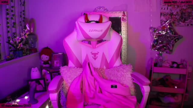Gallery image thumbnail from SeySo's myfreecams stream on, 03/29/2023, 05:50 image 11 of 20