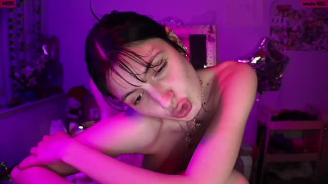 Gallery image thumbnail from SeySo's myfreecams stream on, 04/01/2023, 08:03 image 16 of 20