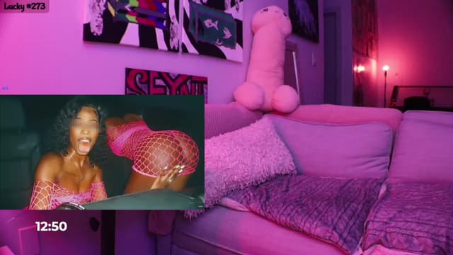 Gallery image thumbnail from Seynt's myfreecams stream on, 01/16/2024, 08:32 image 16 of 20