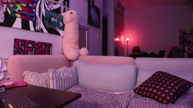 Gallery image thumbnail from Seynt's myfreecams stream on, 01/31/2024, 01:22 image 17 of 20
