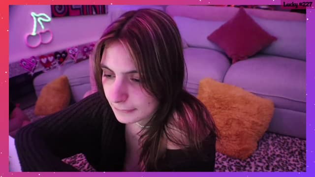 Gallery image thumbnail from Seynt's myfreecams stream on, 03/06/2024, 12:25 image 8 of 20