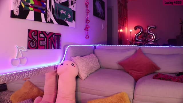 Gallery image thumbnail from Seynt's myfreecams stream on, 03/12/2024, 10:34 image 7 of 20