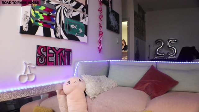 Gallery image thumbnail from Seynt's myfreecams stream on, 04/11/2024, 15:47 image 9 of 20
