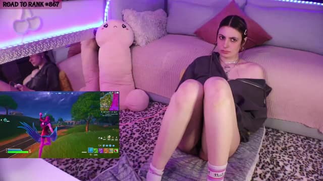 Gallery image thumbnail from Seynt's myfreecams stream on, 04/16/2024, 02:26 image 16 of 20