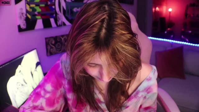 Gallery image thumbnail from Seynt's myfreecams stream on, 05/08/2024, 04:16 image 17 of 20