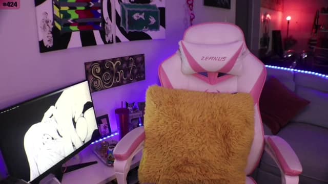 Gallery image thumbnail from Seynt's myfreecams stream on, 05/24/2024, 04:03 image 16 of 20