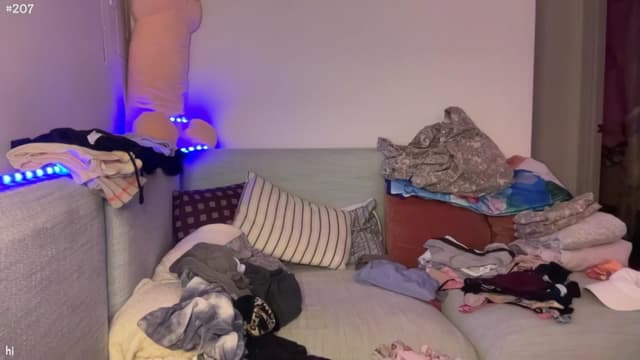 Gallery image thumbnail from Seynt's myfreecams stream on, 08/25/2024, 02:35 image 4 of 20