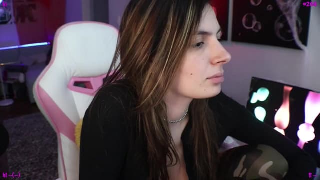 Gallery image thumbnail from Seynt's myfreecams stream on, 10/24/2024, 21:32 image 15 of 20