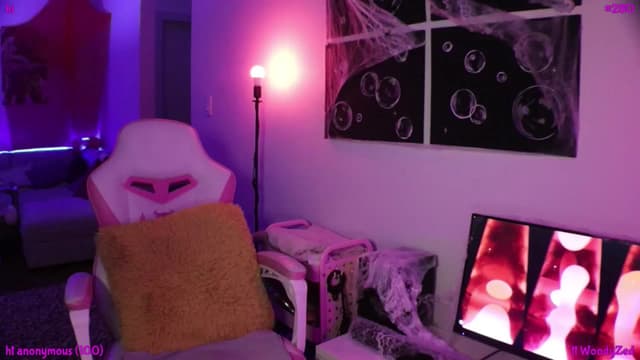 Gallery image thumbnail from Seynt's myfreecams stream on, 10/28/2024, 24:04 image 14 of 20