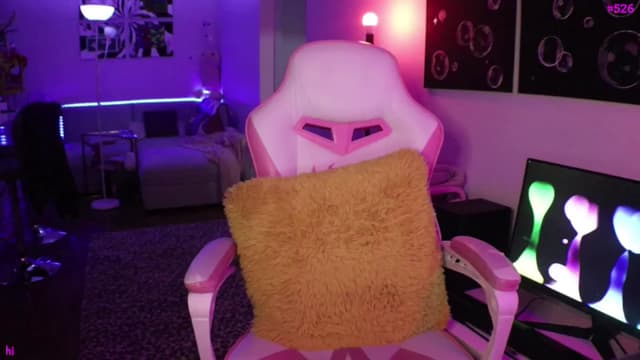 Gallery image thumbnail from Seynt's myfreecams stream on, 11/12/2024, 04:52 image 17 of 20