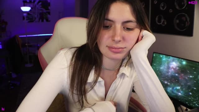 Gallery image thumbnail from Seynt's myfreecams stream on, 11/19/2024, 22:03 image 8 of 20