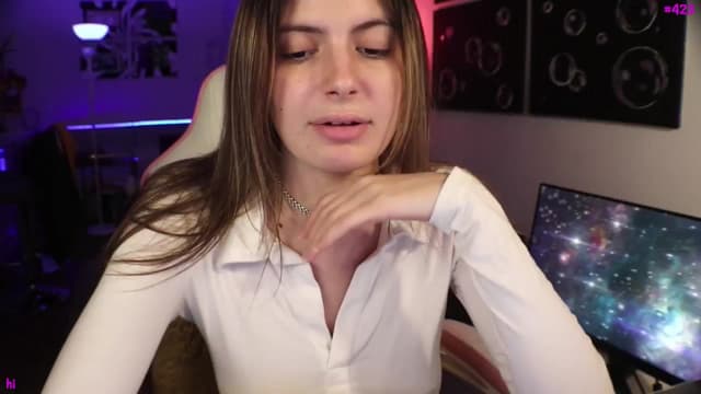 Gallery image thumbnail from Seynt's myfreecams stream on, 11/19/2024, 22:03 image 4 of 20