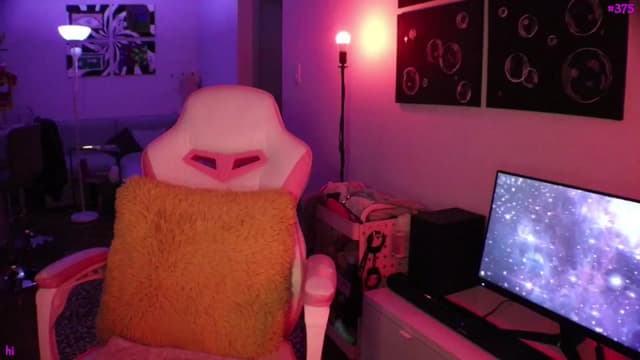 Gallery image thumbnail from Seynt's myfreecams stream on, 11/25/2024, 04:36 image 10 of 20