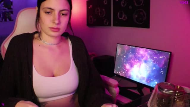 Gallery image thumbnail from Seynt's myfreecams stream on, 11/29/2024, 05:17 image 12 of 20