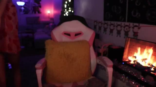 Gallery image thumbnail from Seynt's myfreecams stream on, 12/22/2024, 09:06 image 6 of 20