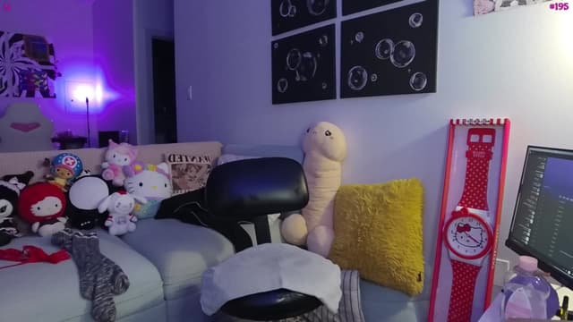 Gallery image thumbnail from Seynt's myfreecams stream on, 04/03/2025, 24:01 image 17 of 20
