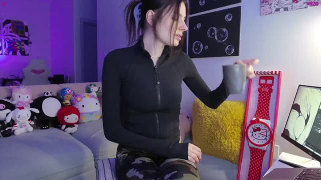 Gallery image thumbnail from Seynt's myfreecams stream on, 04/18/2025, 01:03 image 7 of 20