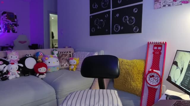 Gallery image thumbnail from Seynt's myfreecams stream on, 04/18/2025, 01:03 image 9 of 20