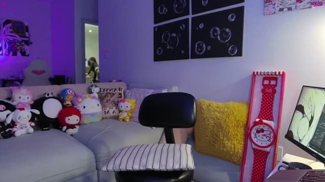 Gallery image thumbnail from Seynt's myfreecams stream on, 04/18/2025, 01:03 image 5 of 20
