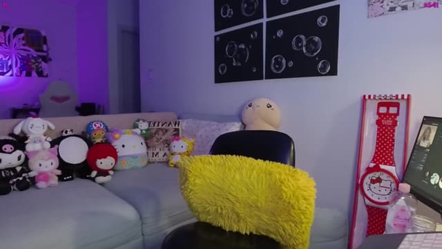 Gallery image thumbnail from Seynt's myfreecams stream on, 04/23/2025, 01:39 image 11 of 20