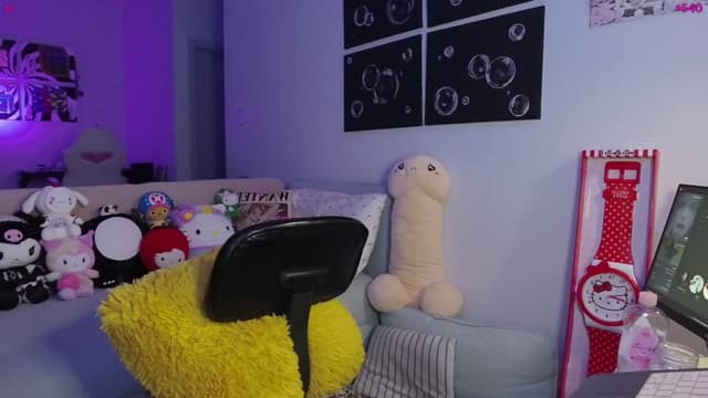 Gallery image thumbnail from Seynt's myfreecams stream on, 04/23/2025, 01:39 image 7 of 20