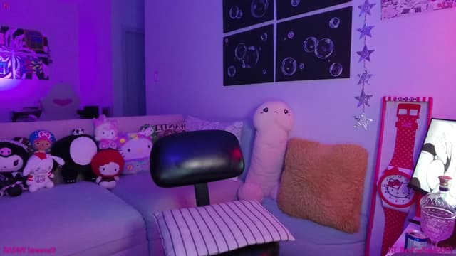 Gallery image thumbnail from Seynt's myfreecams stream on, 05/02/2025, 05:01 image 12 of 20