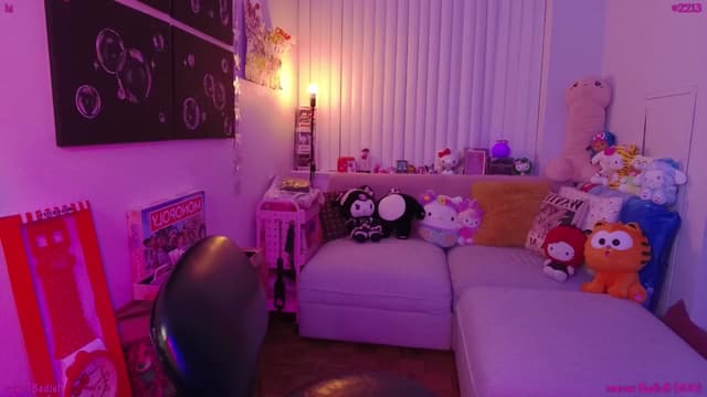 Gallery image thumbnail from Seynt's myfreecams stream on, 06/04/2025, 06:00 image 5 of 20