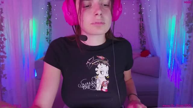 Gallery image thumbnail from Seynt's myfreecams stream on, 09/09/2025, 03:15 image 10 of 20