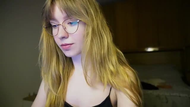 Gallery image thumbnail from Sia_A's myfreecams stream on, 05/14/2026, 24:03 image 13 of 20