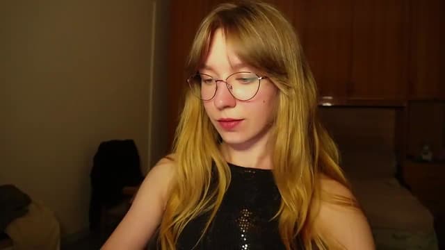 Gallery image thumbnail from Sia_A's myfreecams stream on, 07/06/2026, 22:16 image 12 of 20