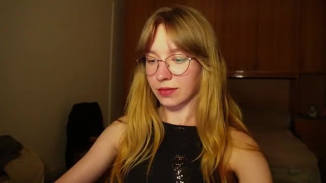 Gallery image thumbnail from Sia_A's myfreecams stream on, 07/06/2026, 22:16 image 14 of 20