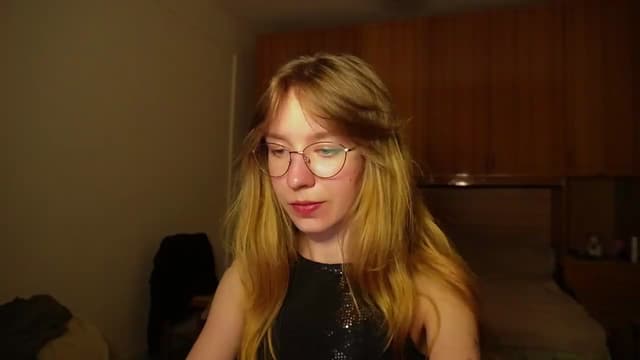 Gallery image thumbnail from Sia_A's myfreecams stream on, 07/06/2026, 23:41 image 5 of 20
